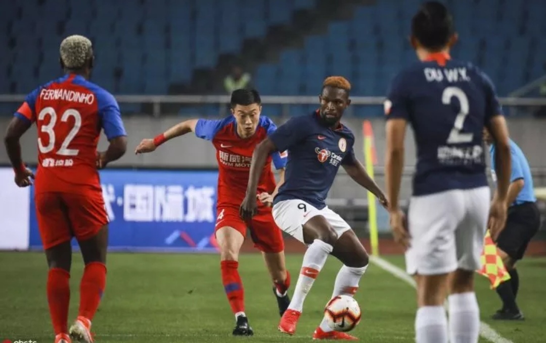 关于北京人和战平大连人，难分胜负的信息