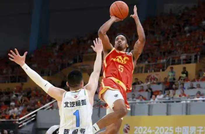 明斯特新任主帅接手，努力改变球队连败局面的简单介绍