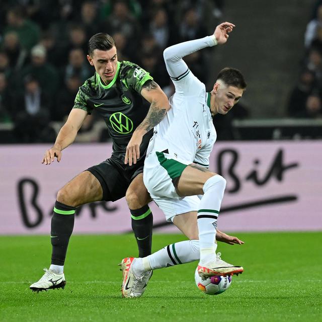 狼堡队发挥依旧稳定，赢得比赛胜利