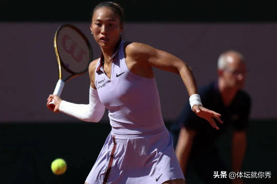 韩国运动员力挫对手夺得银牌