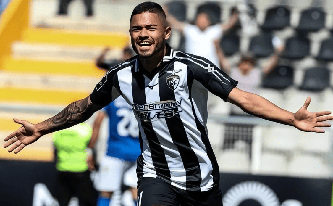 PG电子线上登入-阿拉维斯队外援离队，俱乐部面临转会窗口挑战