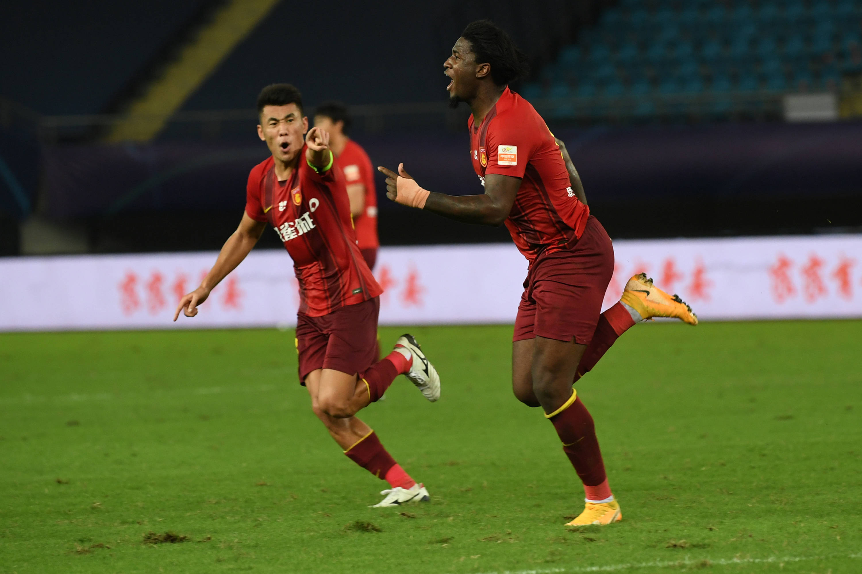 河北华夏幸福对阵内蒙古中优，一场硬仗