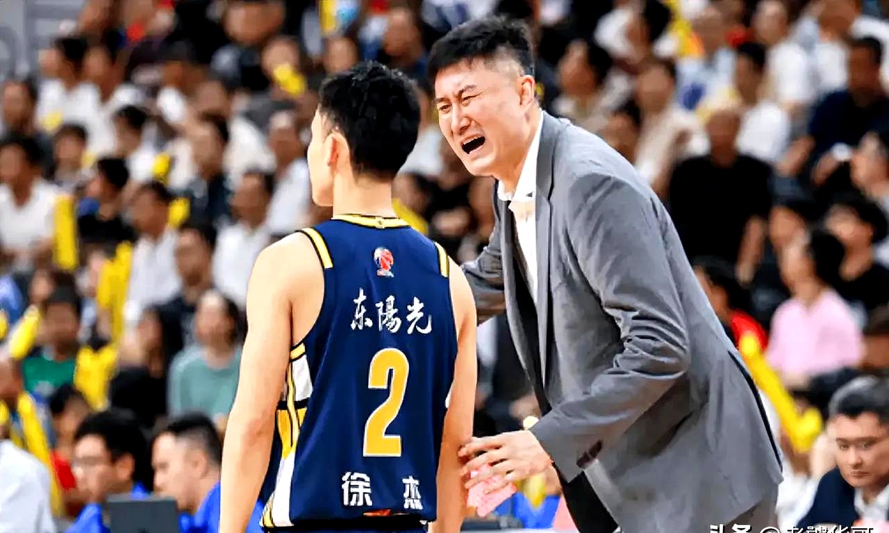 球队豪取连胜，主教练信心满满冲击季后赛的简单介绍