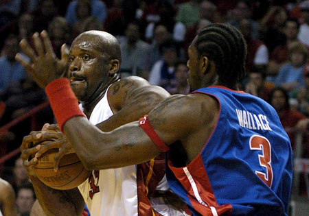 罗马尼亚女足联赛壮举惊艳，篮球风暴席卷