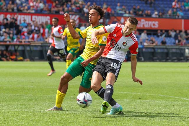 包含柏林赫塔主场失利，后排排名下滑的词条