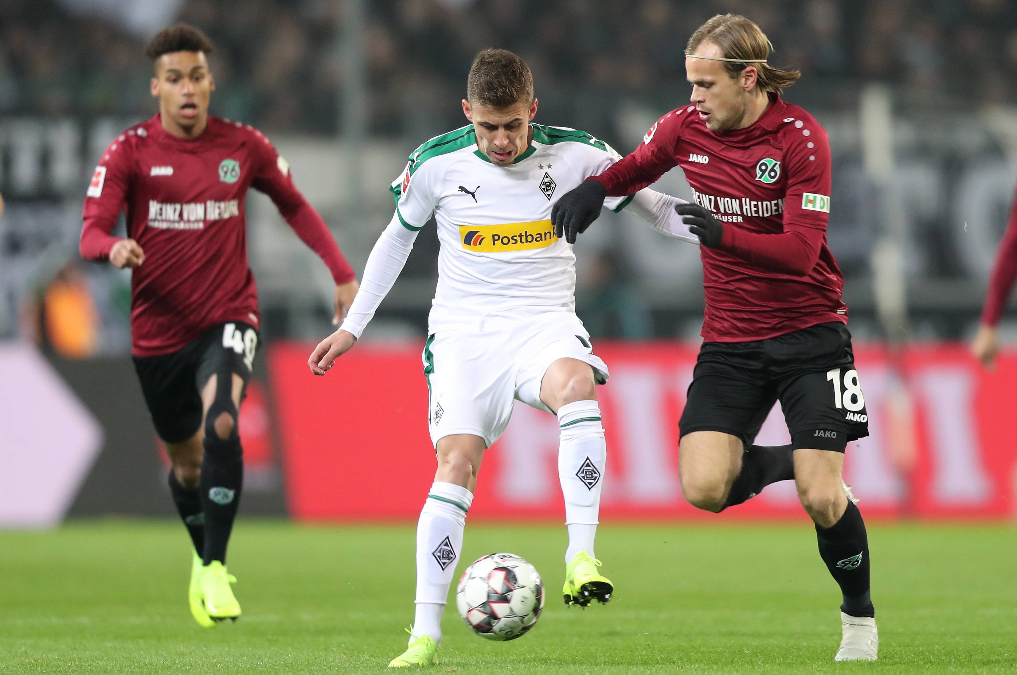 RB莱比锡主场击败沙尔克04，稳固前四位置