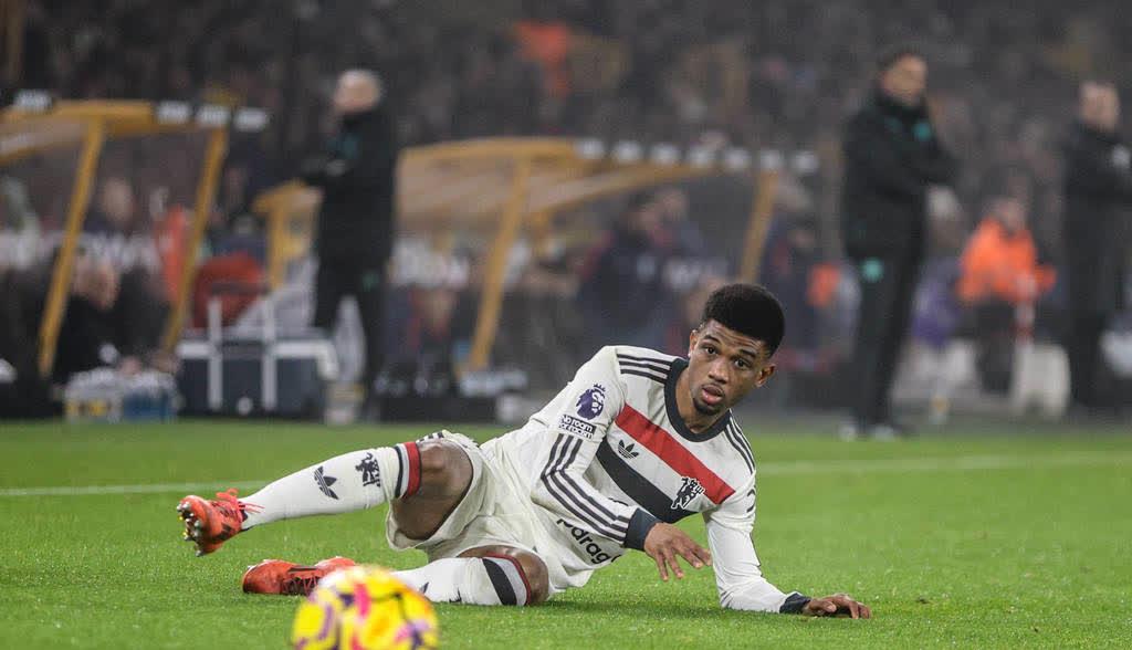 英超球队曼联客场挫败巴塞罗那