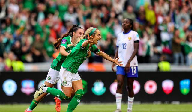 荷兰女足实力强劲再度表现出色