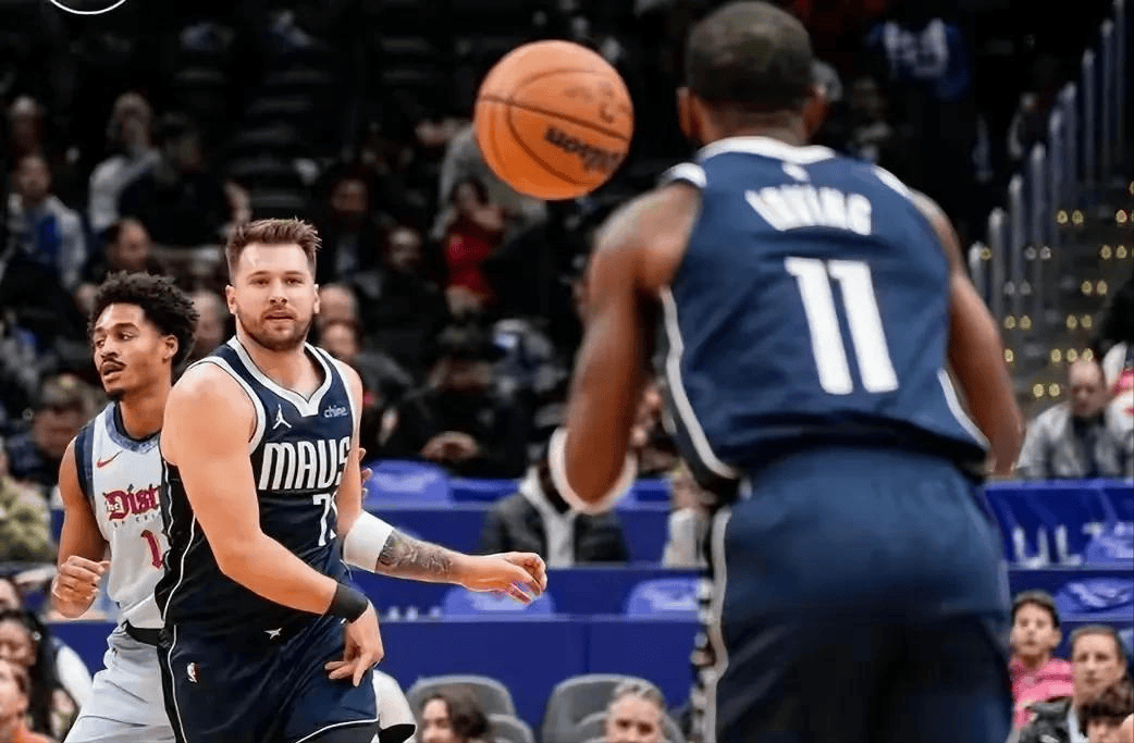 独行侠主场全员爆发，惊险逆袭获胜的简单介绍