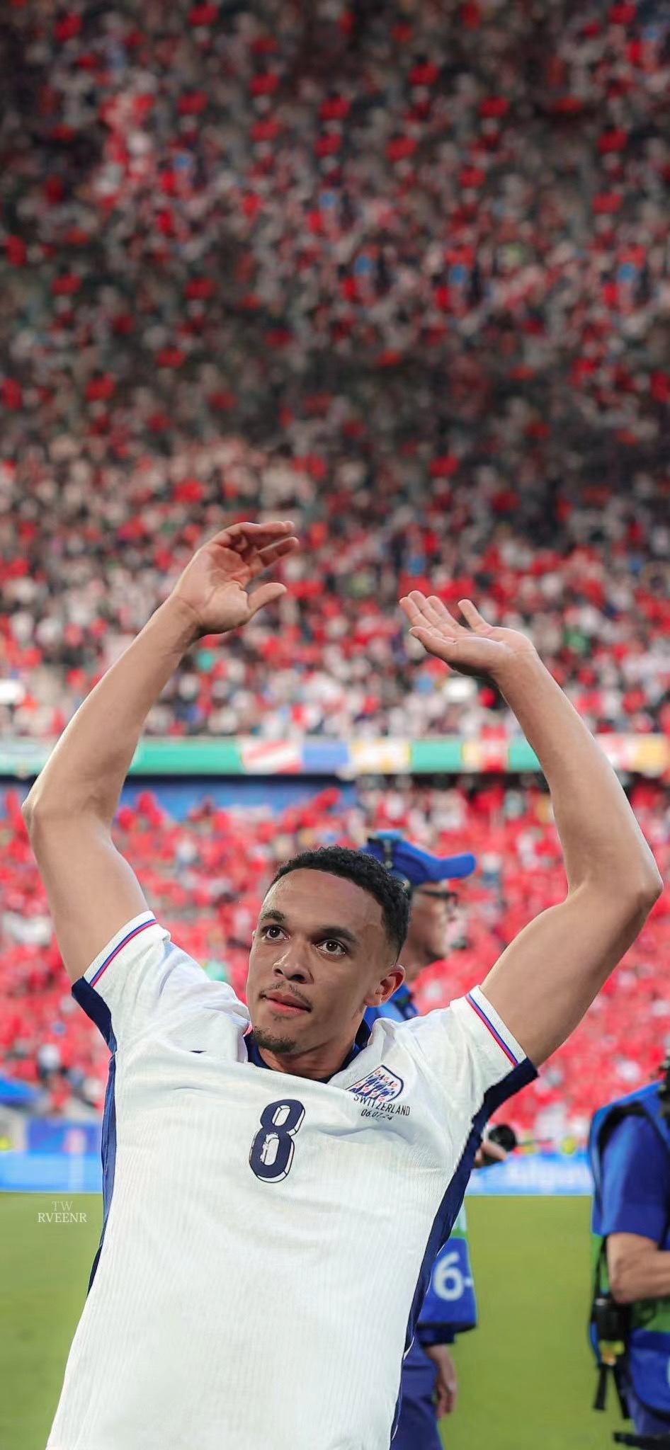 足球联赛的激战场面令人心潮澎湃的简单介绍