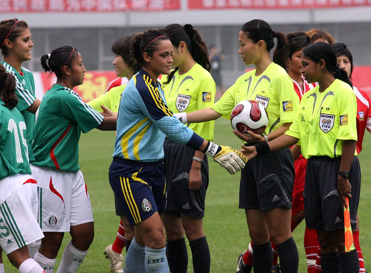 中国女子足球国家队实力备受关注