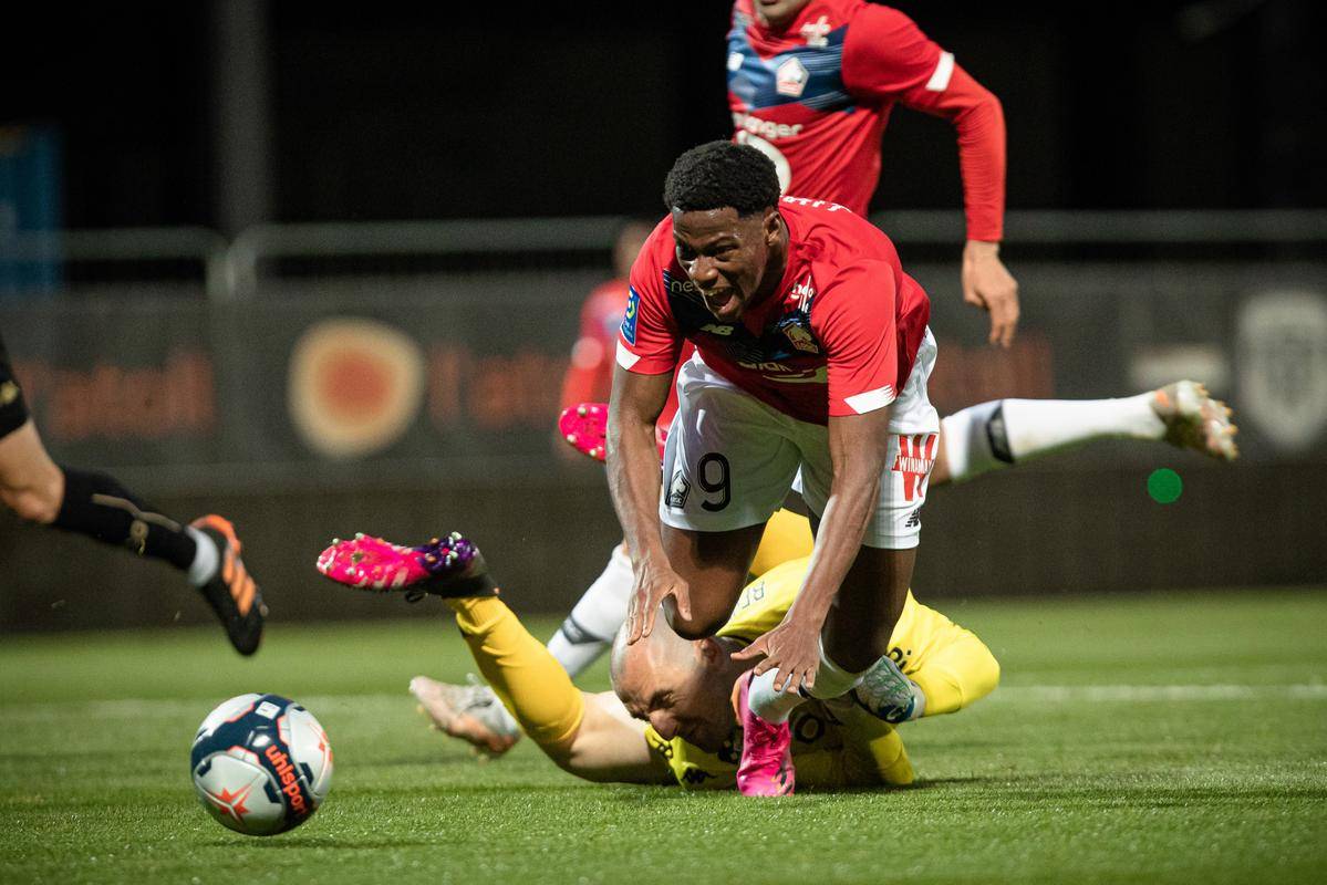 里尔客场胜出，法甲积分榜反超对手