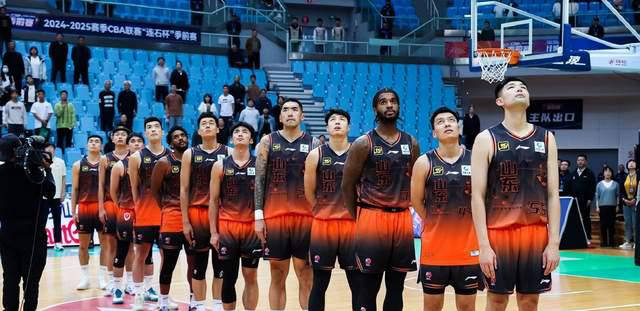 外援火爆表现，引领球队走向胜利之路