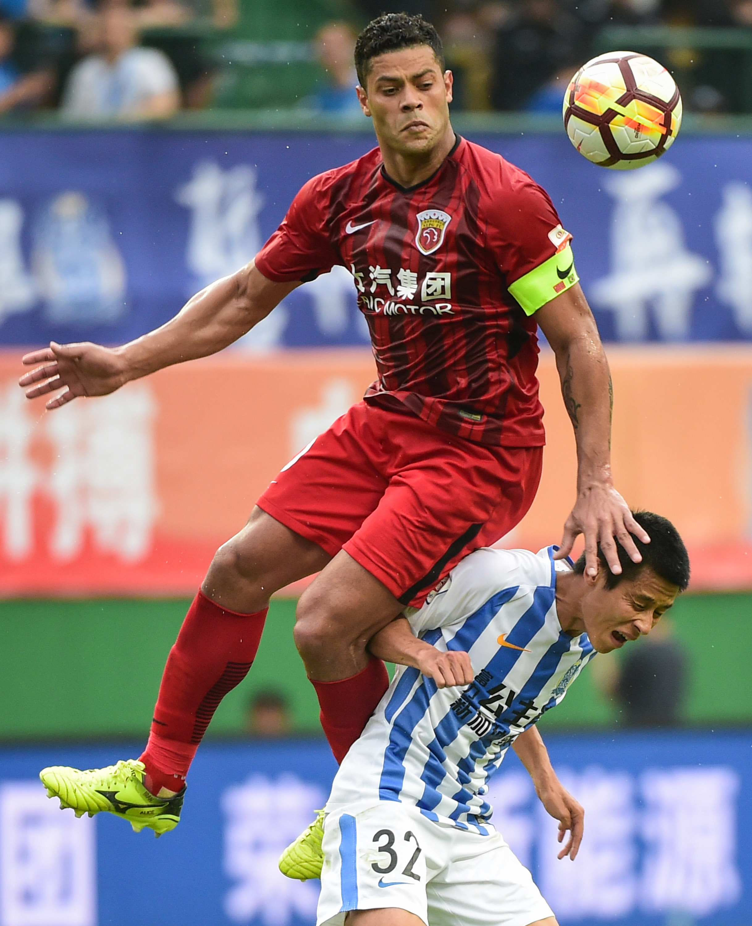 半决赛首回合，广州富力遭遇惨败