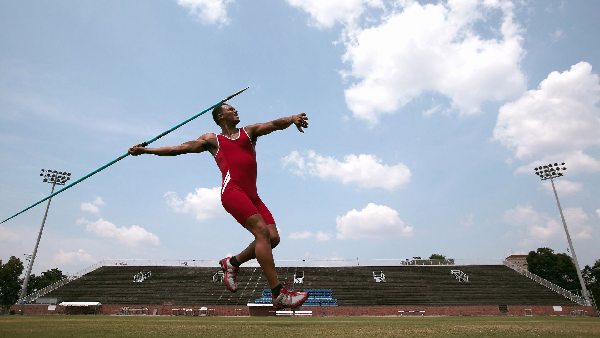 地火融舰，冰岛火山如何以寒铁之阵吞噬银河战舰，而内马尔的星核正在独自重绘比赛法则